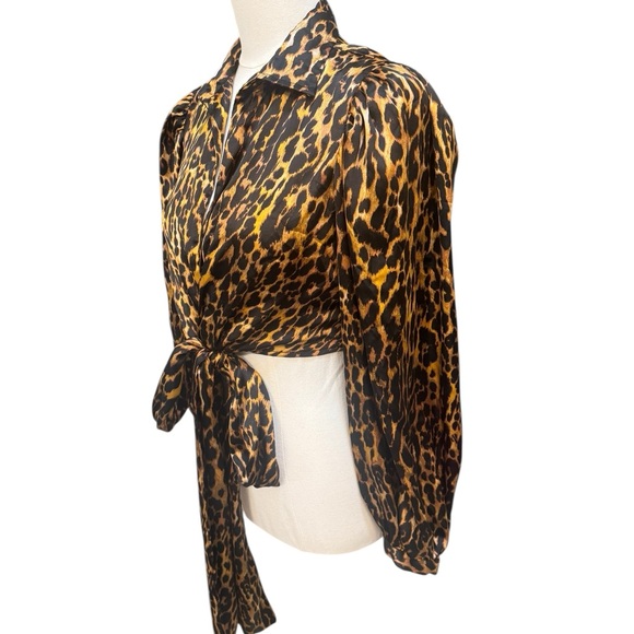 Live 4 Truth Leopard Tie Front Wrap Blouse Long Sleeve Cropped Top Sz S - Picture 2 of 7